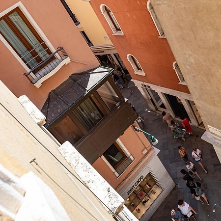 Venezia-San Marco View On Luxury Shopping Street Appartement Buitenkant foto