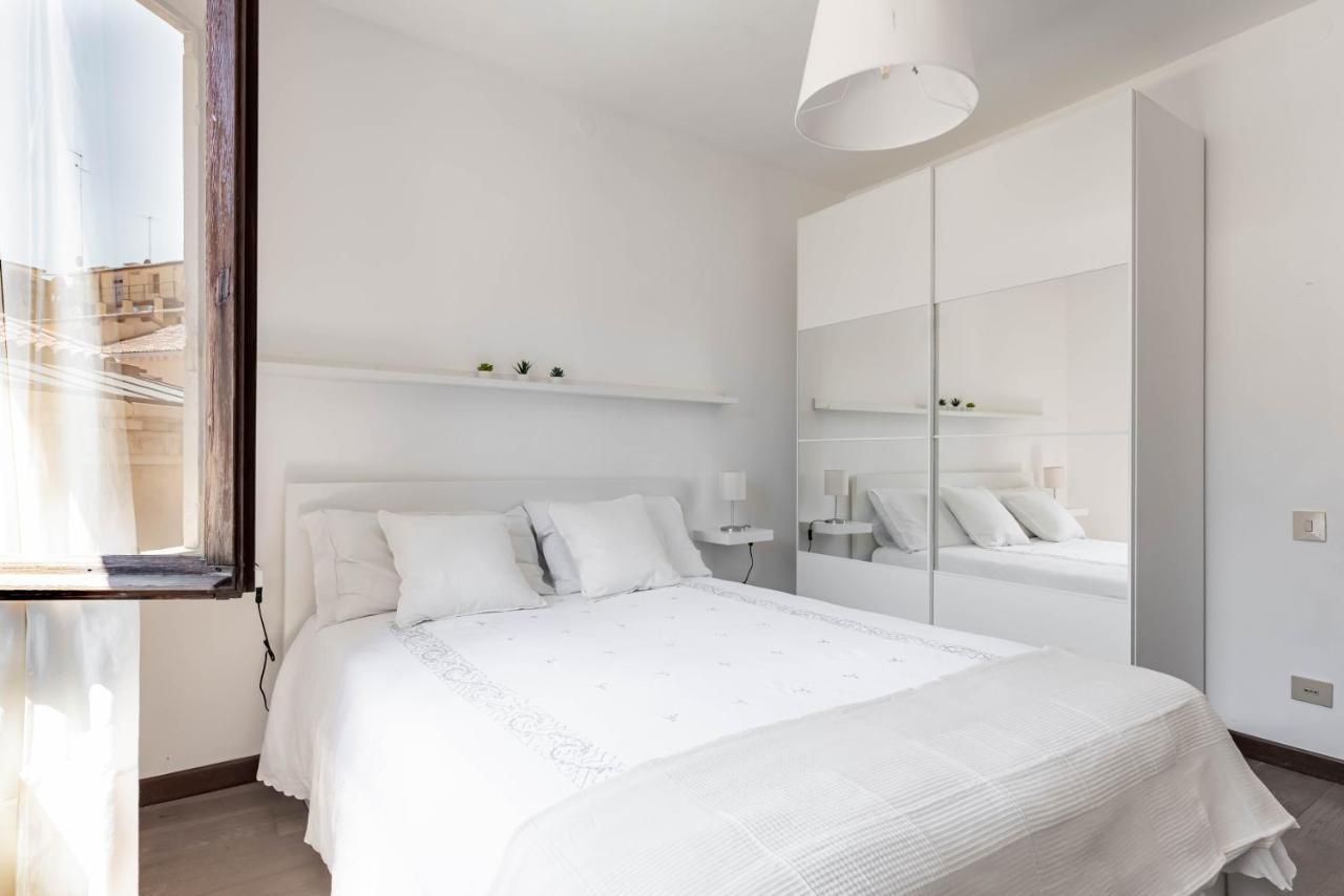 Venezia-San Marco View On Luxury Shopping Street Appartement Buitenkant foto